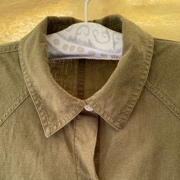 Aritzia Button Up - Picture 7 of 14